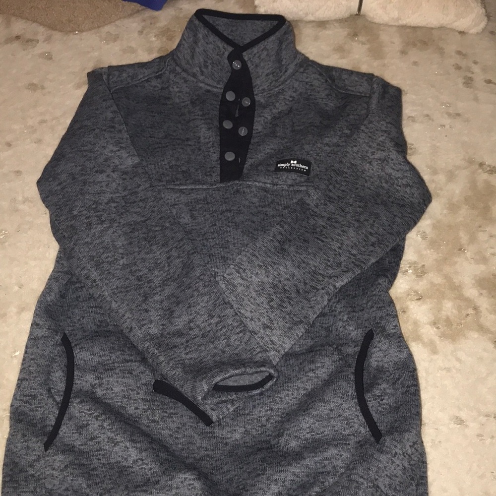 Gray/black pullover